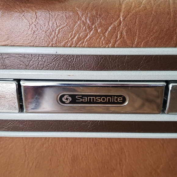 Welcome, Please Look Around - Picture 2 of 6